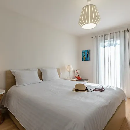 Splendide 2 Chambres, Rooftop, Parking Et Vue Mer A *
